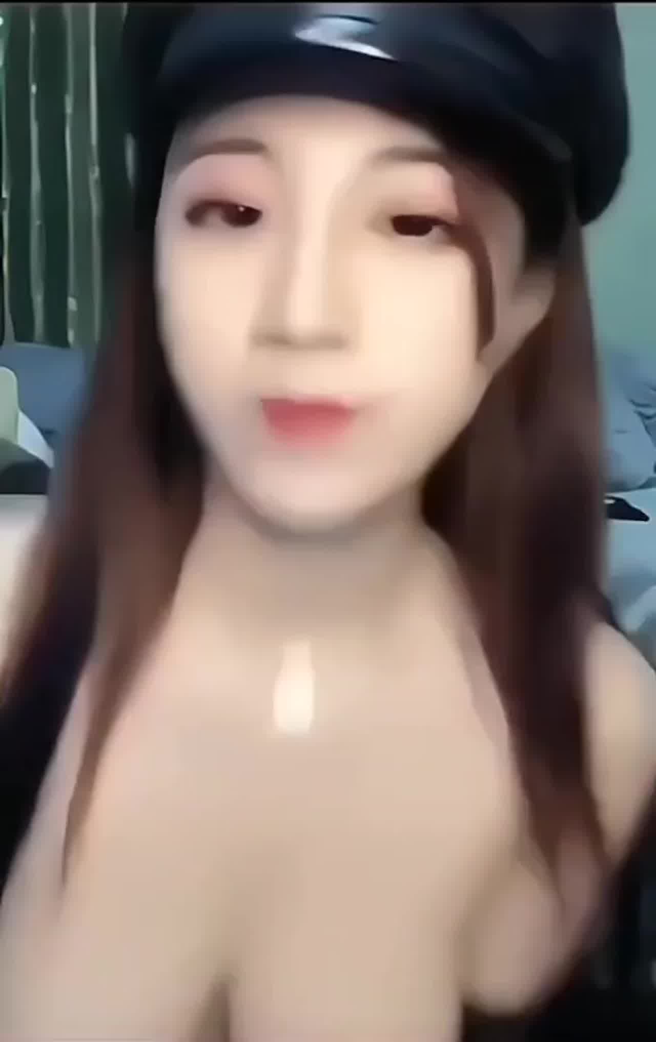  豪乳刑警暗藏胸器 的剧照4