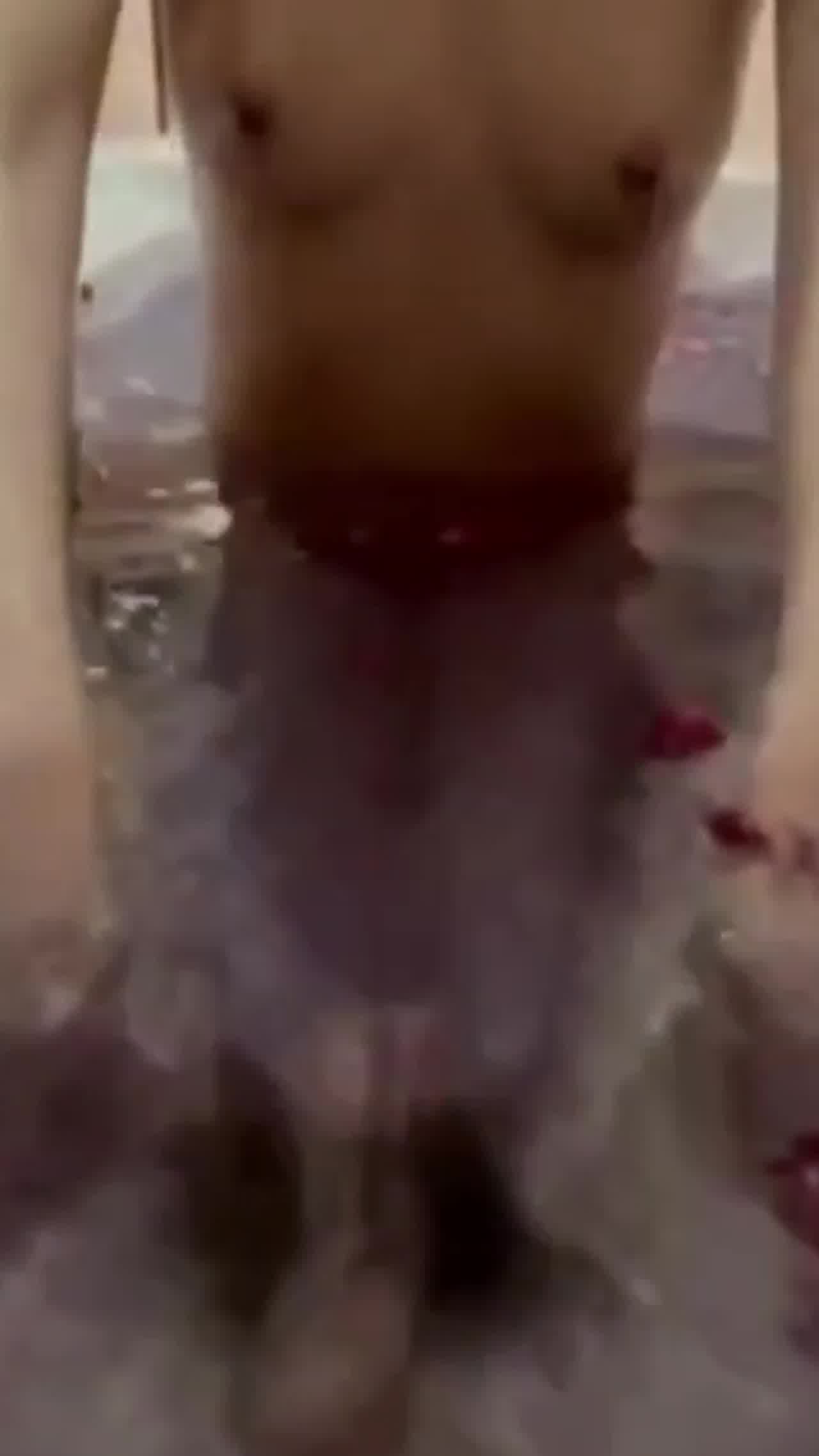  忍不住床上自摸流水的淫娃舔棒又自拨开逼♡ 的剧照10