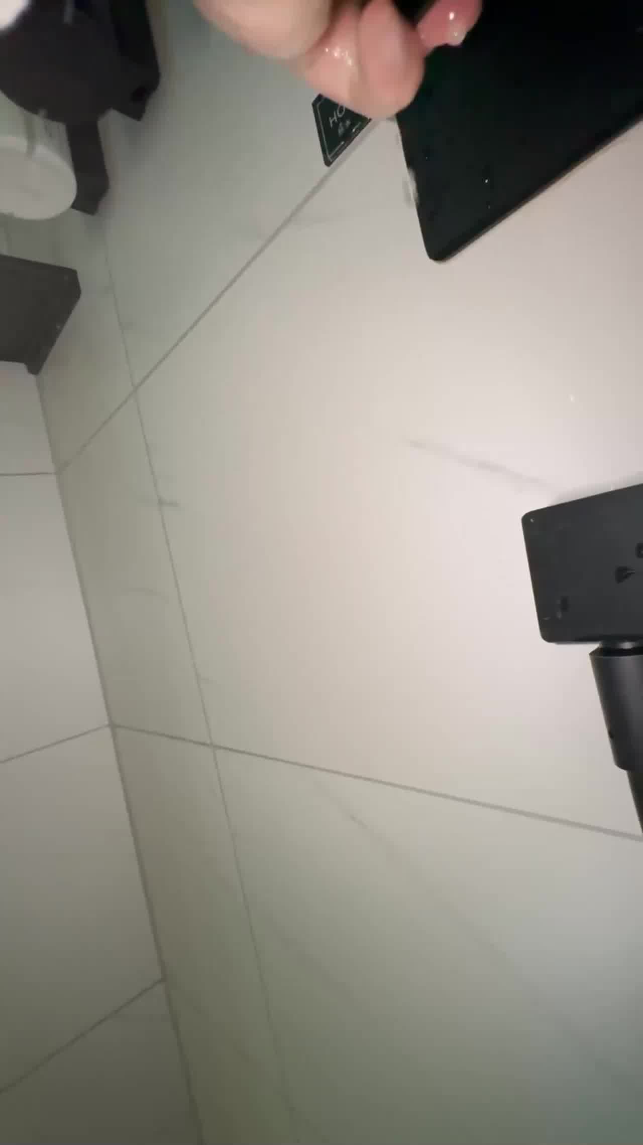  国产剧情肛塞调教好利来上班的白虎骚逼给她洗干净后入爆操她的后庭太爽了 的剧照10