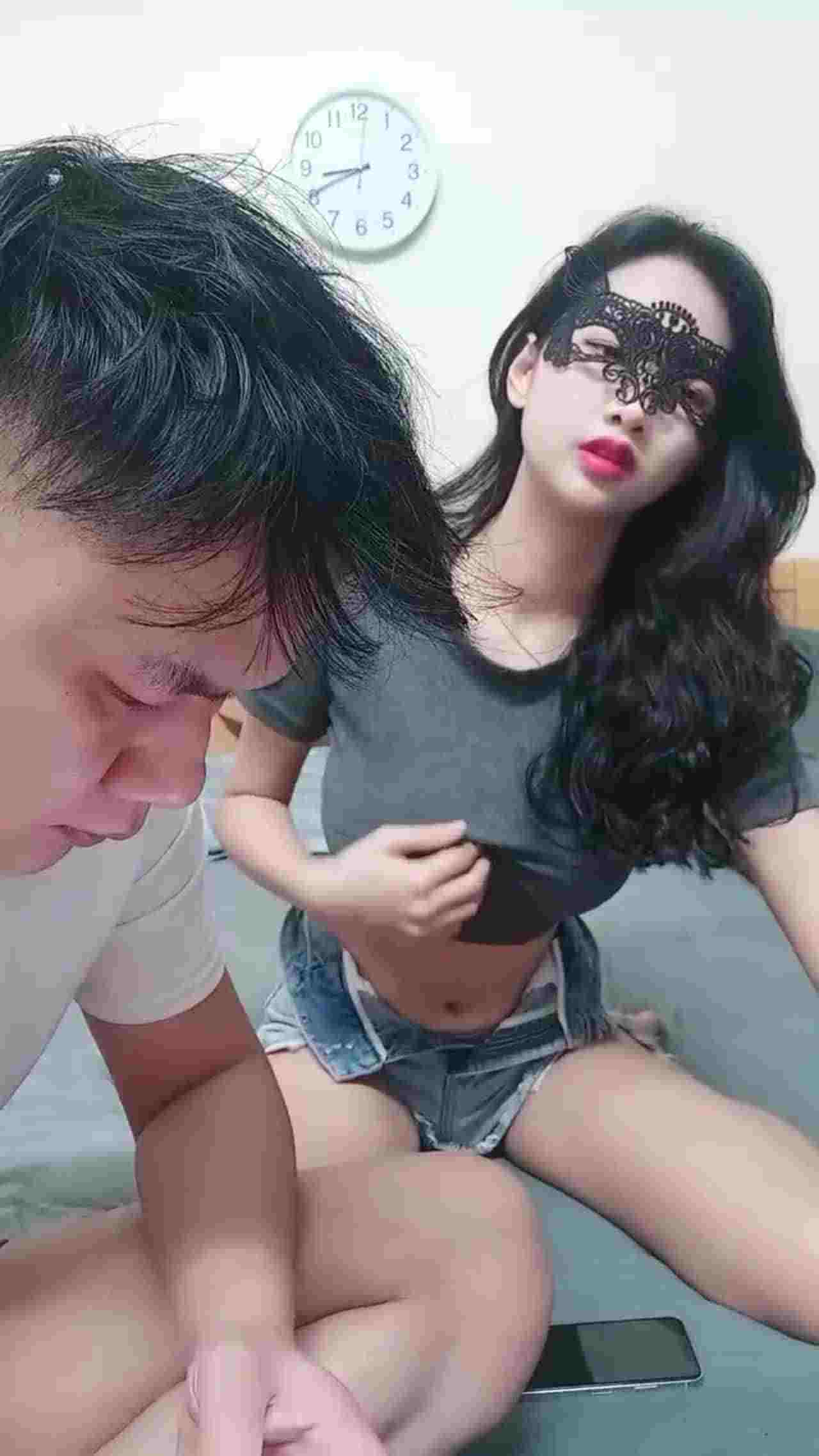  七彩女神『小迷妹』连操好几炮这期超爽 的剧照8