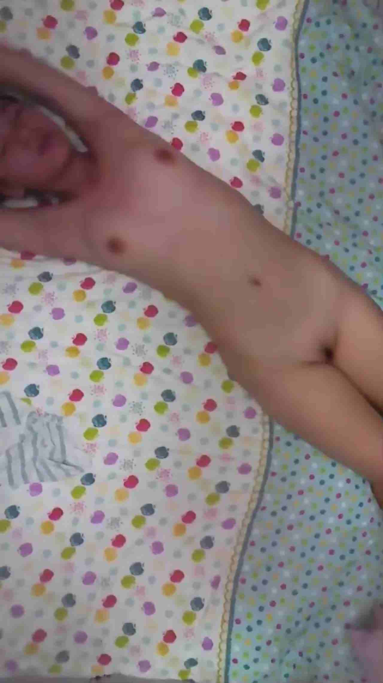  青春少年第一次发情合集！沸羊羊我没劲了，你能来帮我推吗？兄弟全程帮忙推着做爱 的剧照10