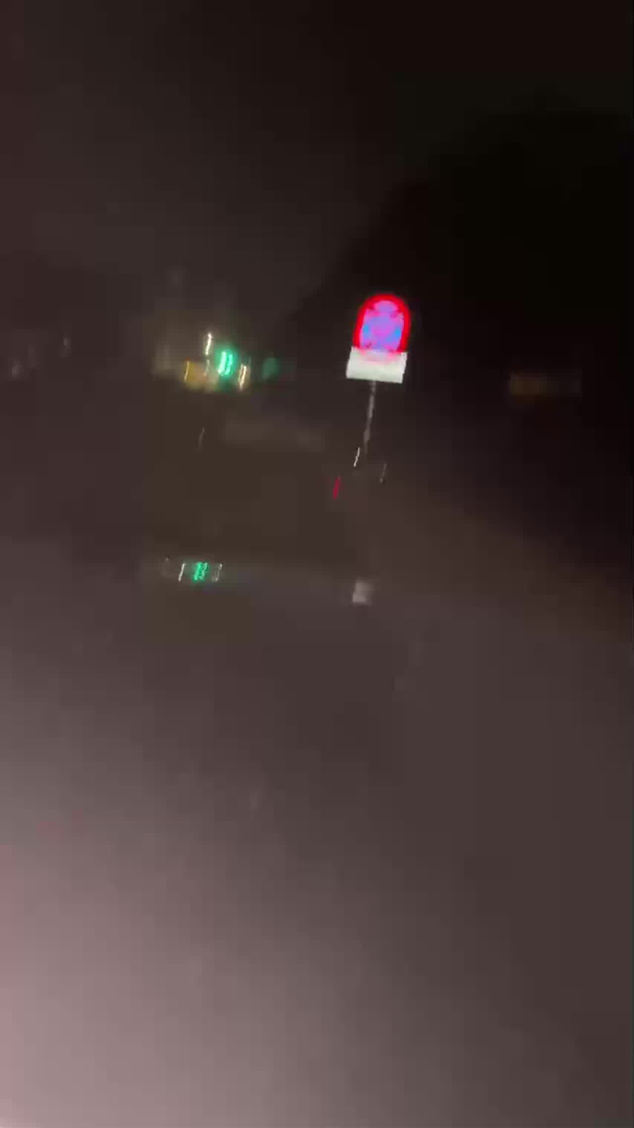  深夜户外车震 的剧照6