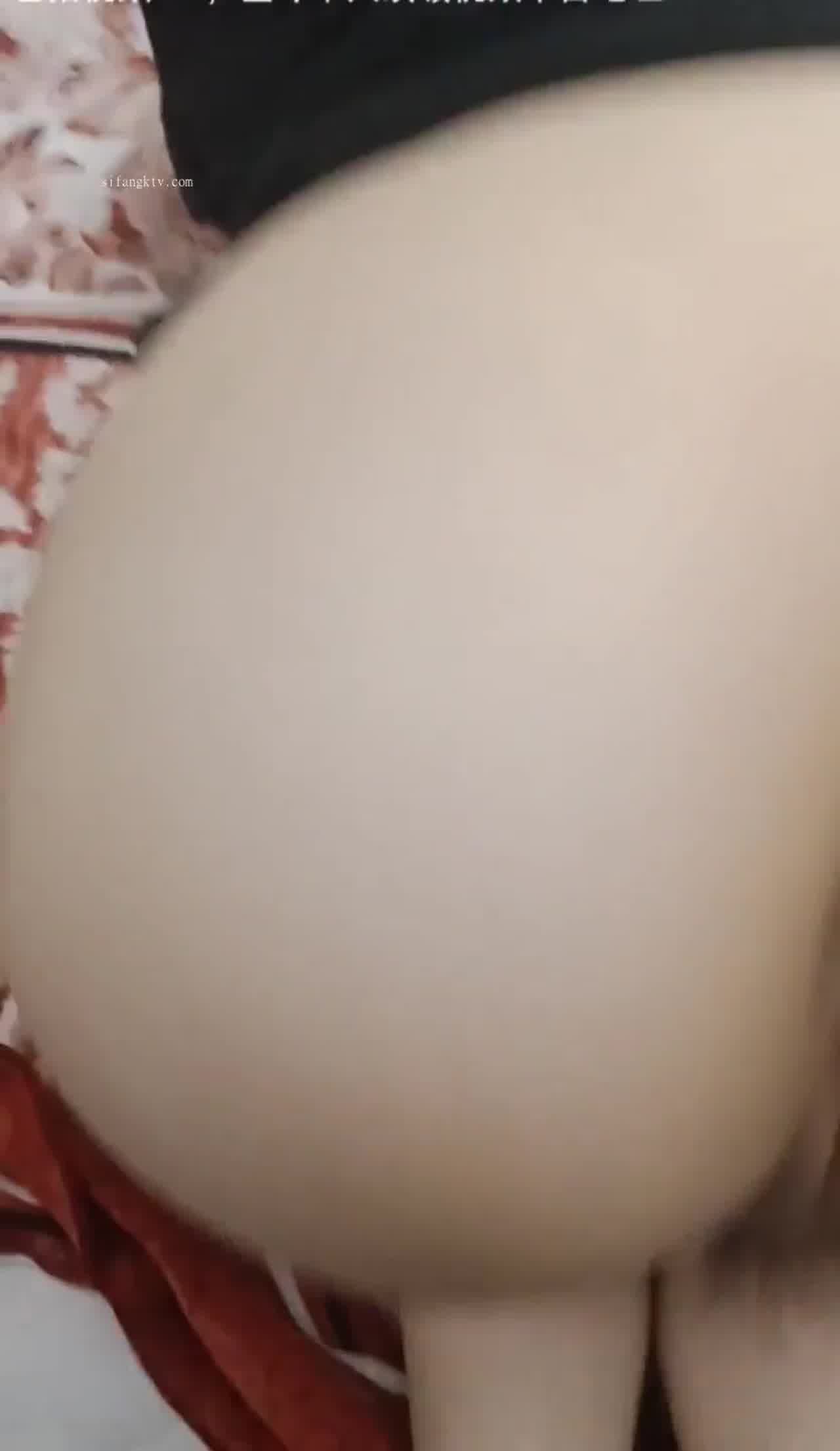  楼下打麻将认识的少妇⭐老公不在家去她家里操她⭐哦槽还是一个无毛的白虎⭐完美露脸 的剧照10