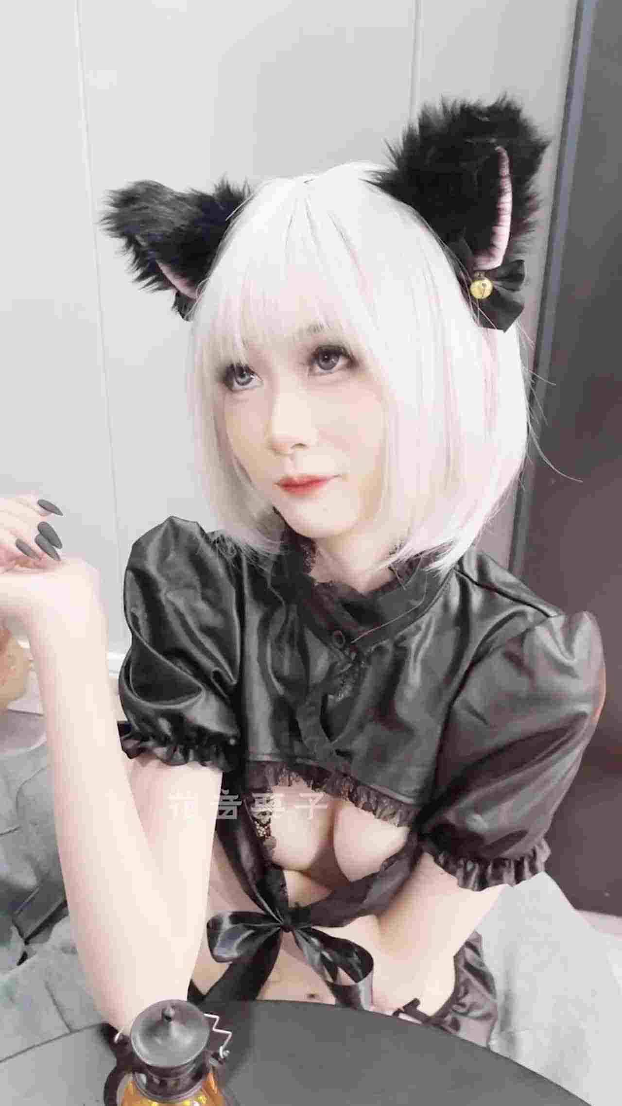  暗黑系cos女神金鱼kinngyo 花音栗子 - 迷路的黑猫 高清版沁凉写真！！！ 的剧照3