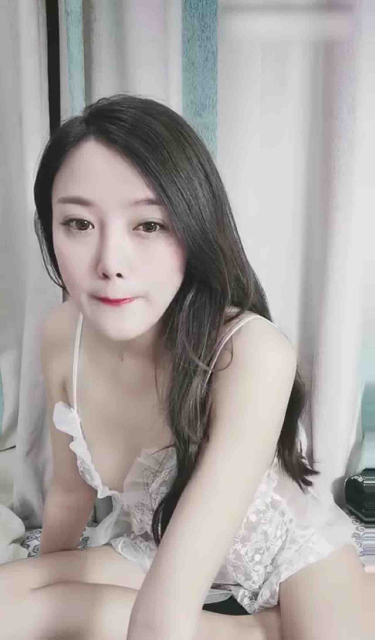  颜值高妹子全程露脸跟小哥玩69口交模样好骚 的剧照8