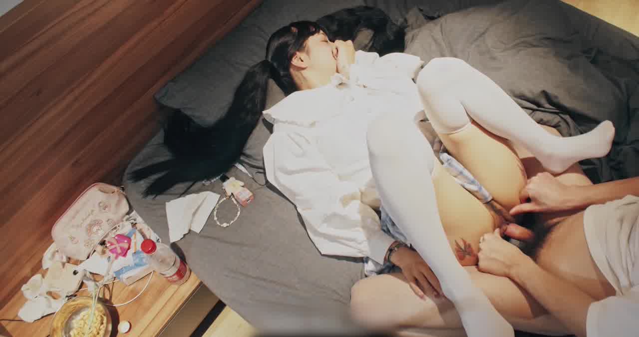  女神爱肉棒性爱肉便器 双马尾萝莉花式做爱 的剧照6