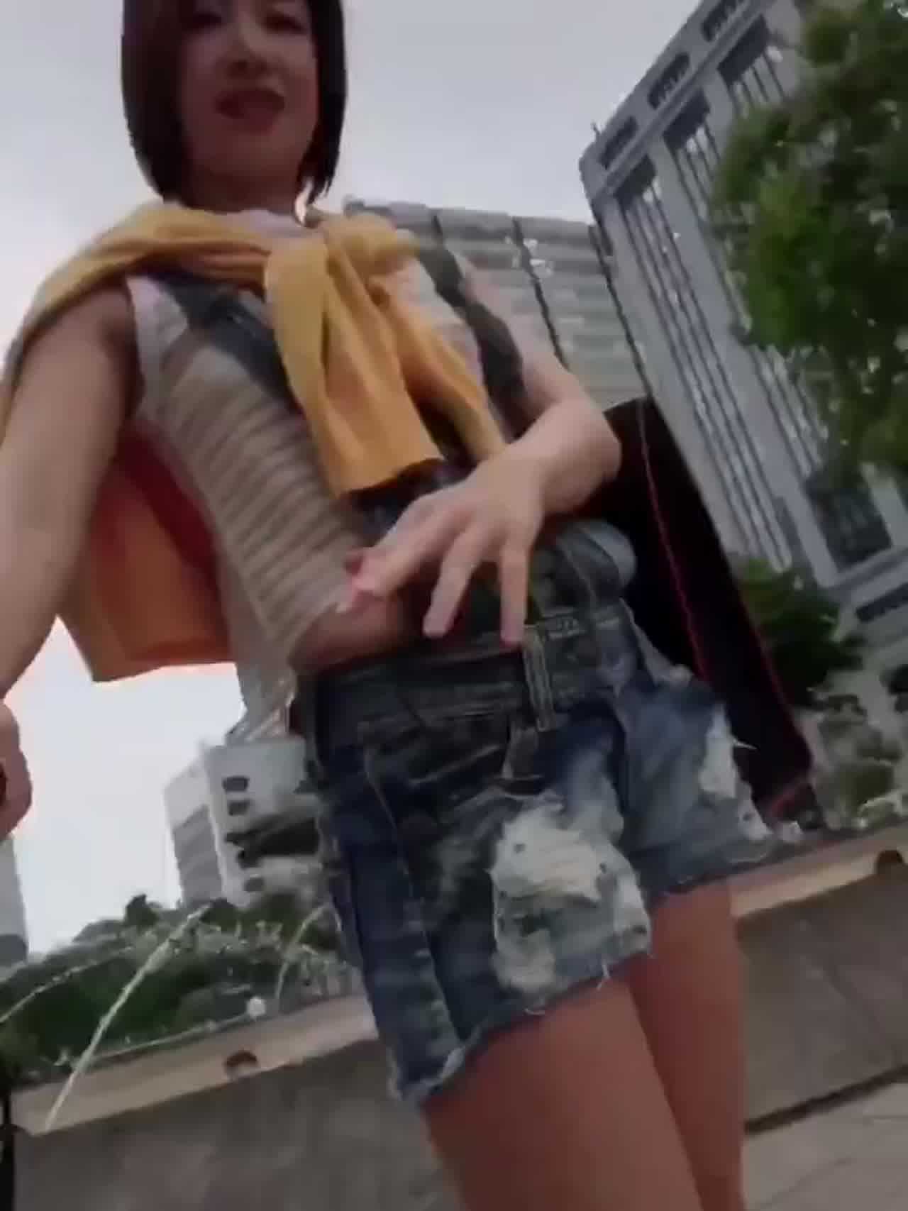  已婚骚妇的厕所诱惑 的剧照6