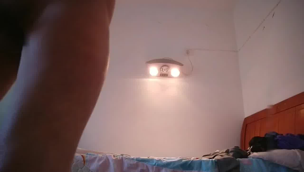  城中村爆插颜值少妇，少妇被干的嗷嗷叫说你好厉害 的剧照3