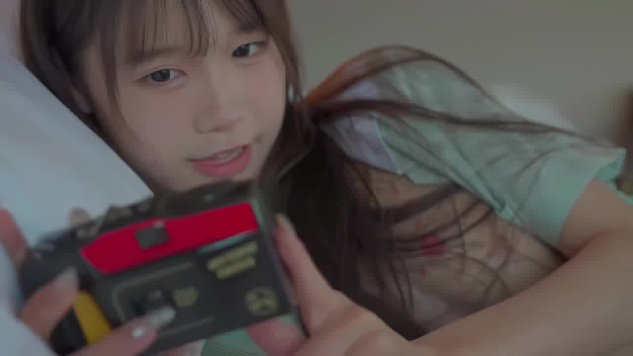  推特网红情色摄影师【MixMico】出品清纯美女写真 的剧照5