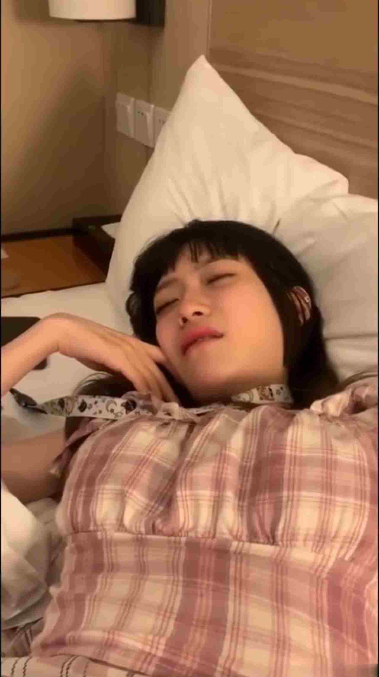  公主切正妹参加一场性爱盛宴 的剧照5