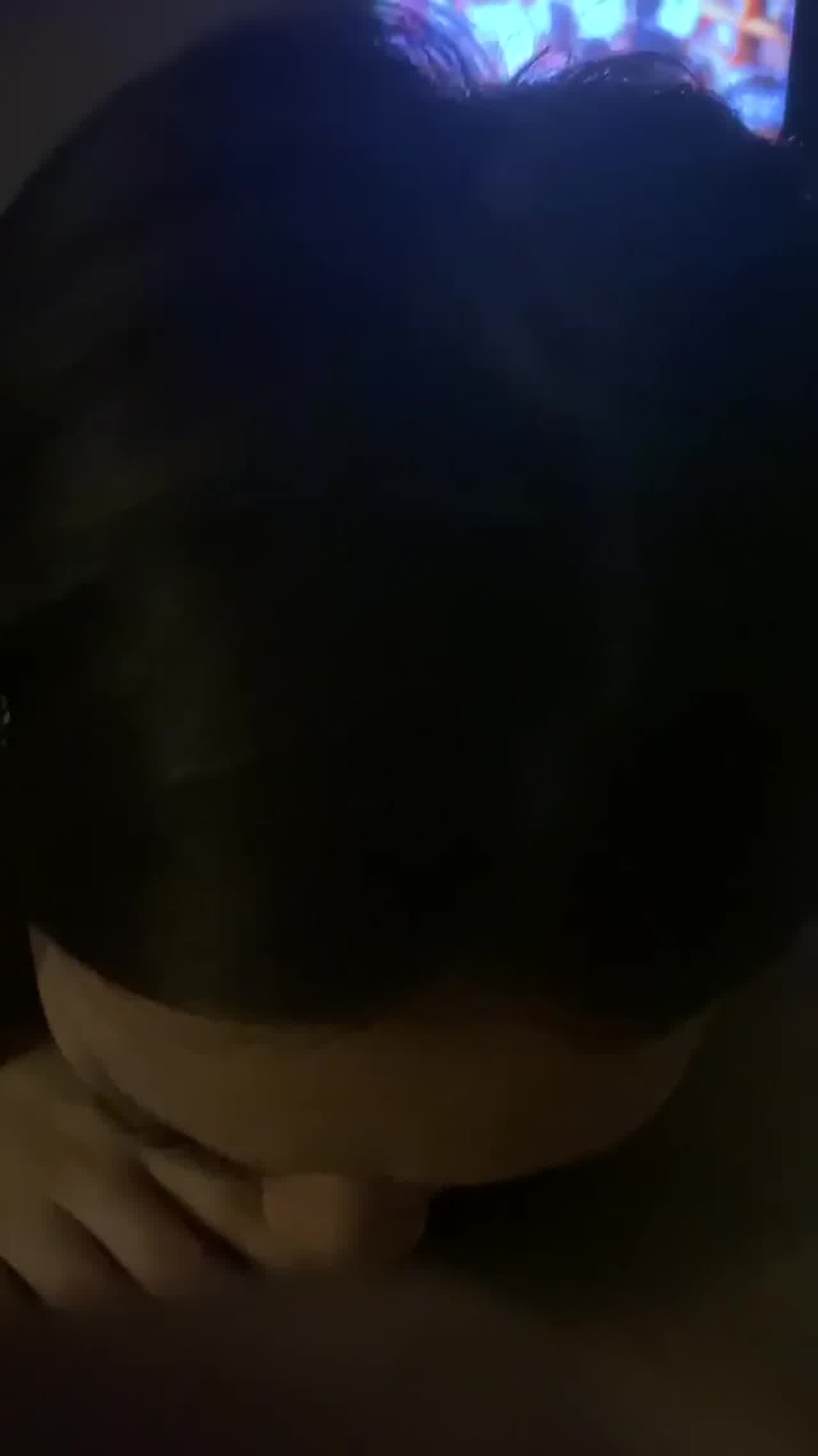  电眼校花口活私拍啪啪 的剧照1