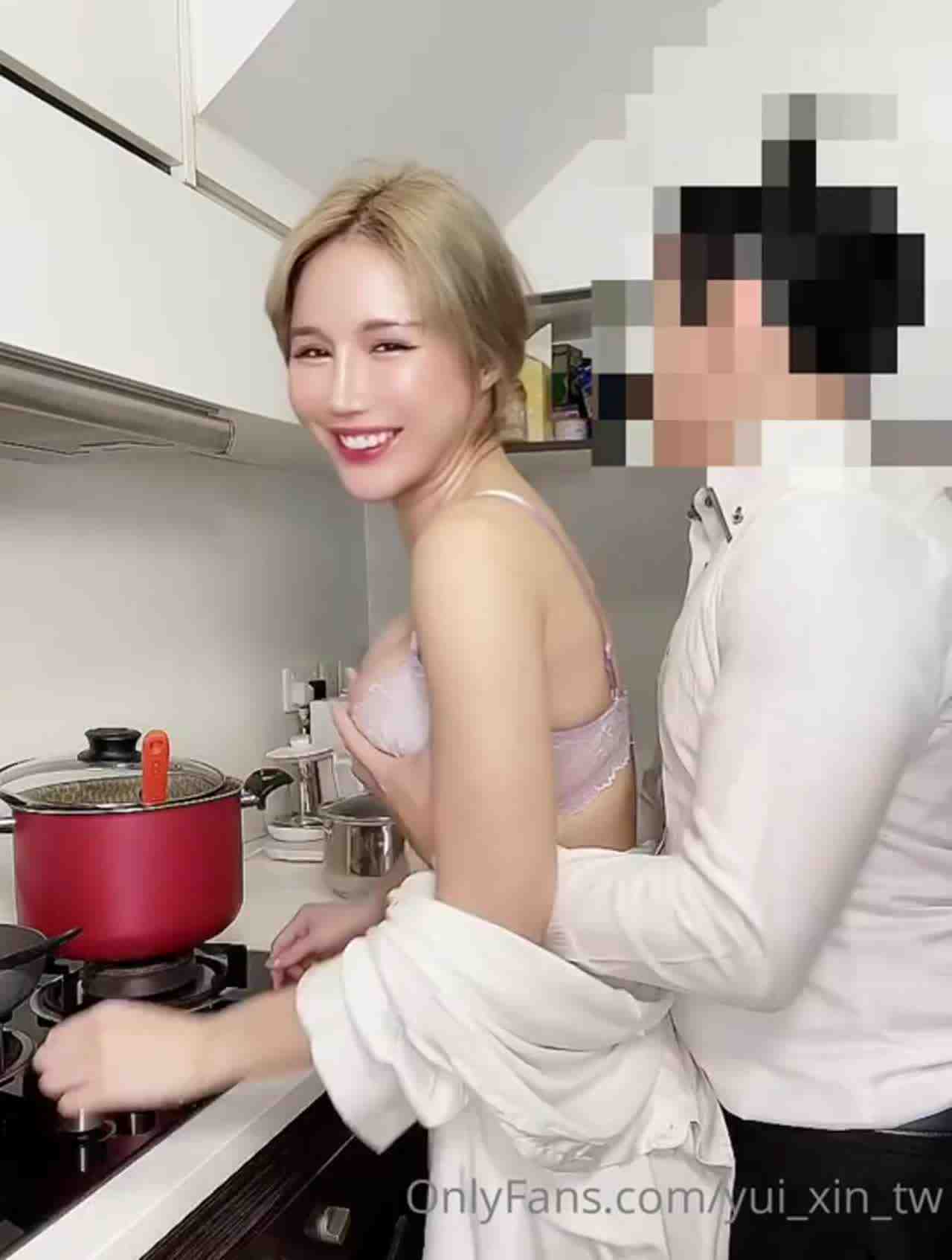  星国辛尤里 厨房正妹小厨娘 的剧照8