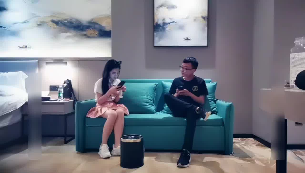  第①部⭐极品清纯妹，被大力猛操，嗷嗷乱叫，感觉要被干哭了，脾气超好，被这么猛操，突然之间好心疼 的剧照8