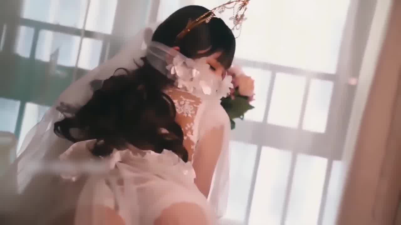  神秘国的巨乳淫荡白纱妖精自慰 的剧照9