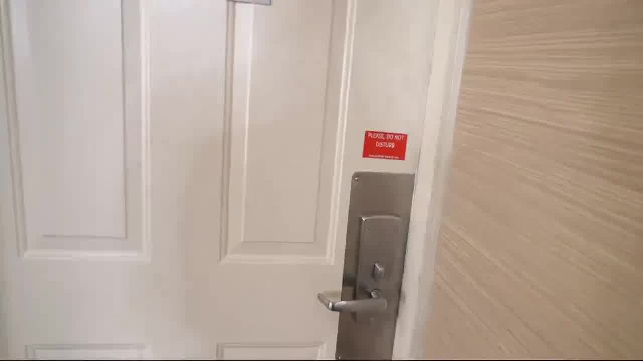  亚洲大胸妹欲求不满，优活好被拍性交小电影也不在乎 的剧照8