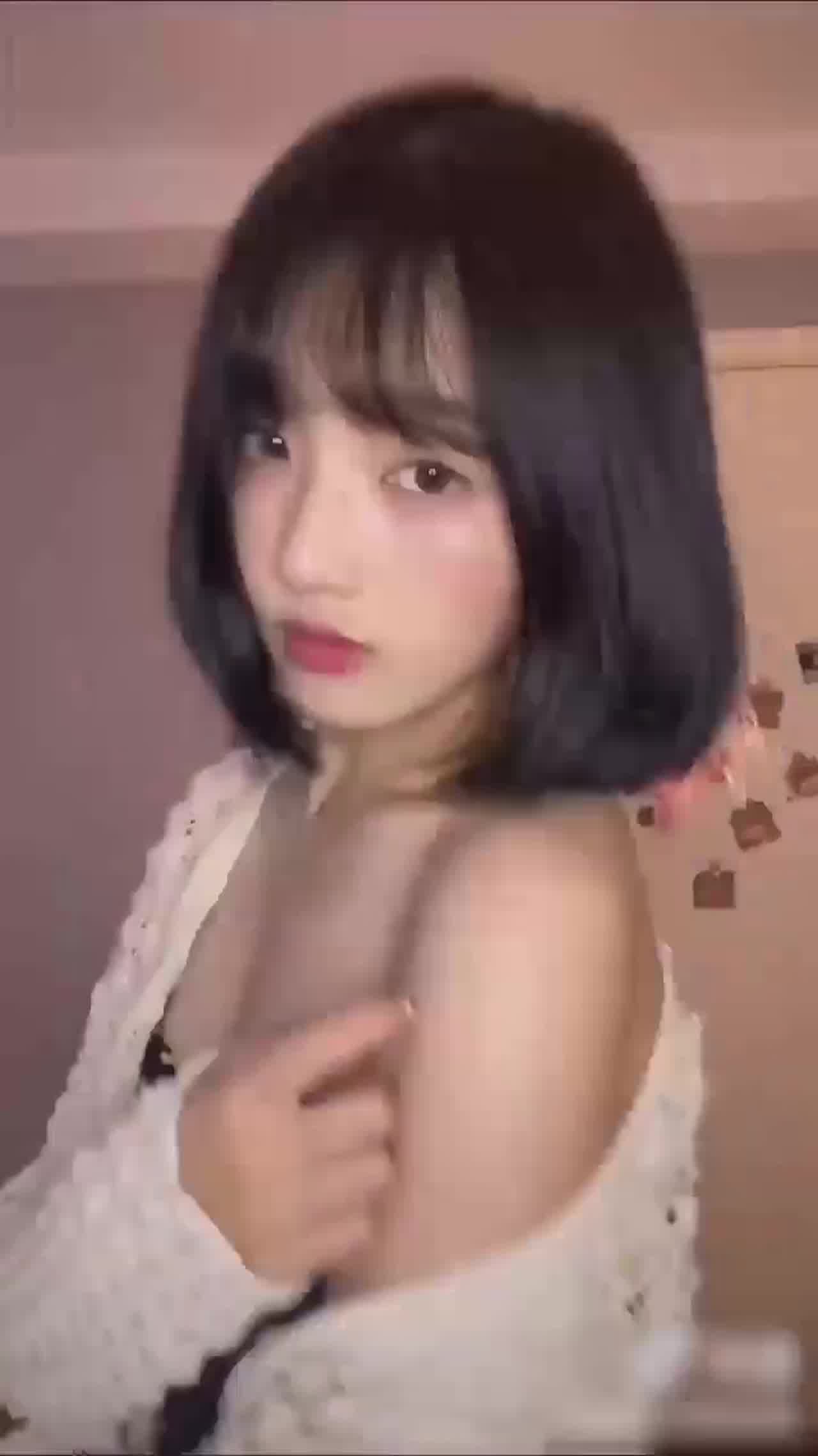  黑暗斗音系列 长相甜美内心淫荡 的剧照4