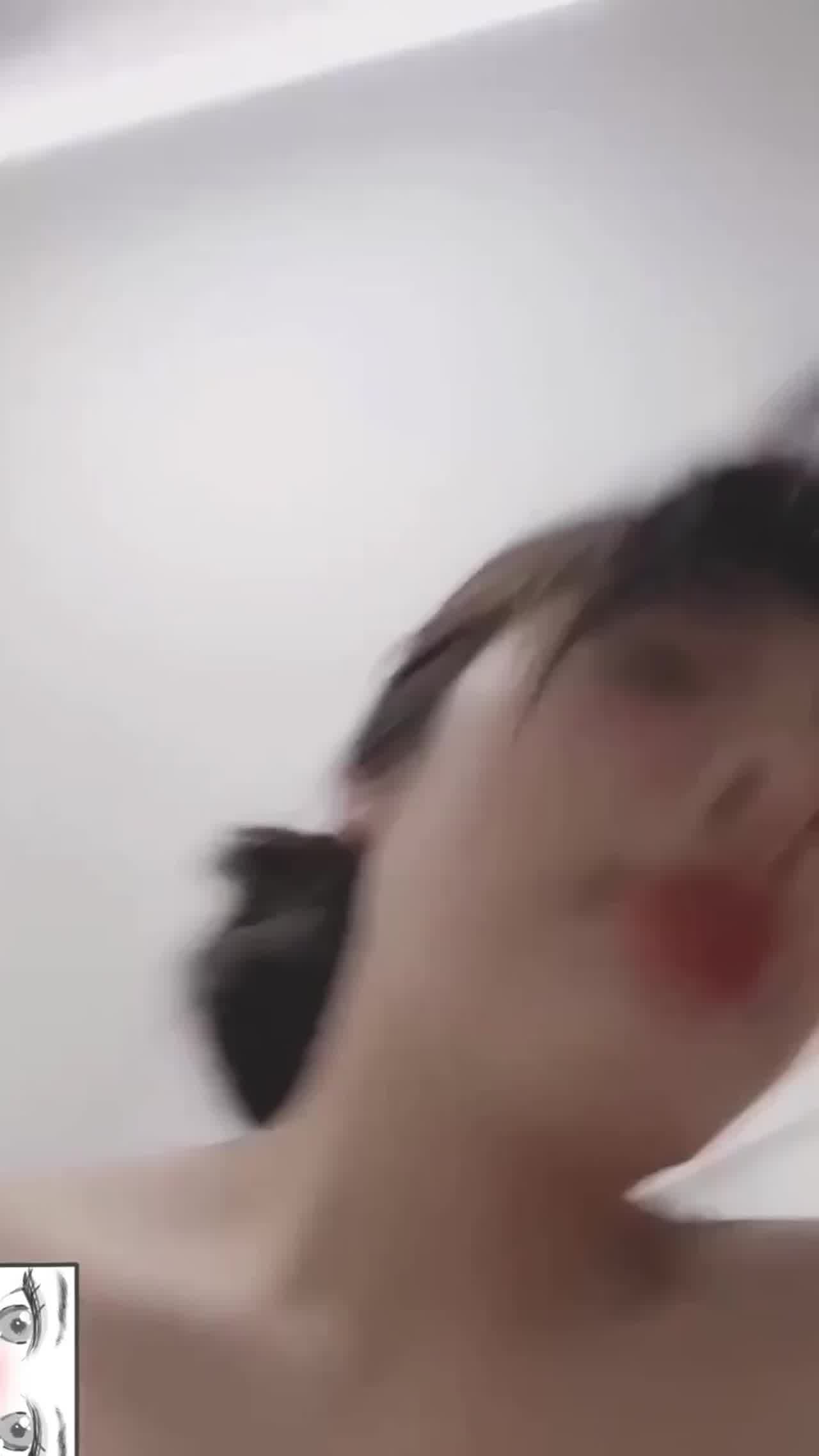  姐弟乱伦】姐姐终于把弟弟上了，弟弟几把小硬度不够，操的不够尽兴，童颜巨乳姐姐!0 的剧照5