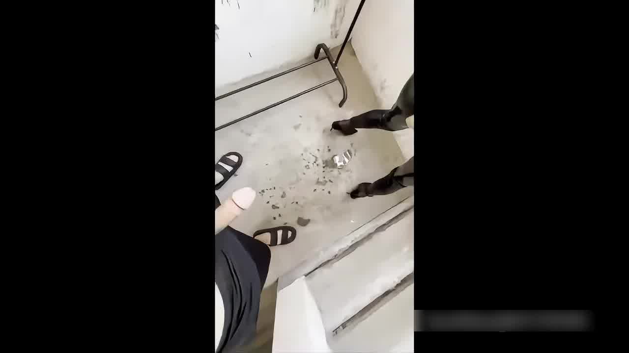  皮裤女孩从房间做到楼梯 的剧照8