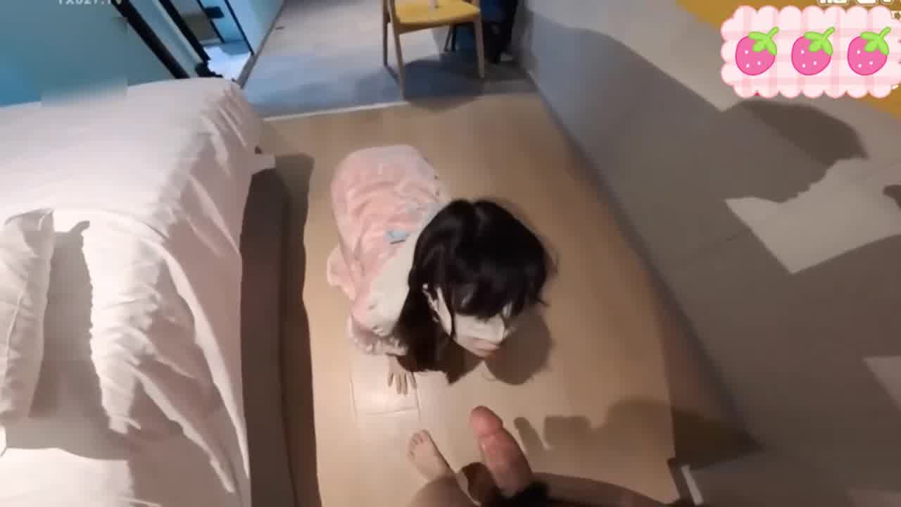  高中萝莉只有一个房间了给他男友戴绿帽!一夜操了她n次逼每次他都叫哥哥我高潮了! 的剧照9