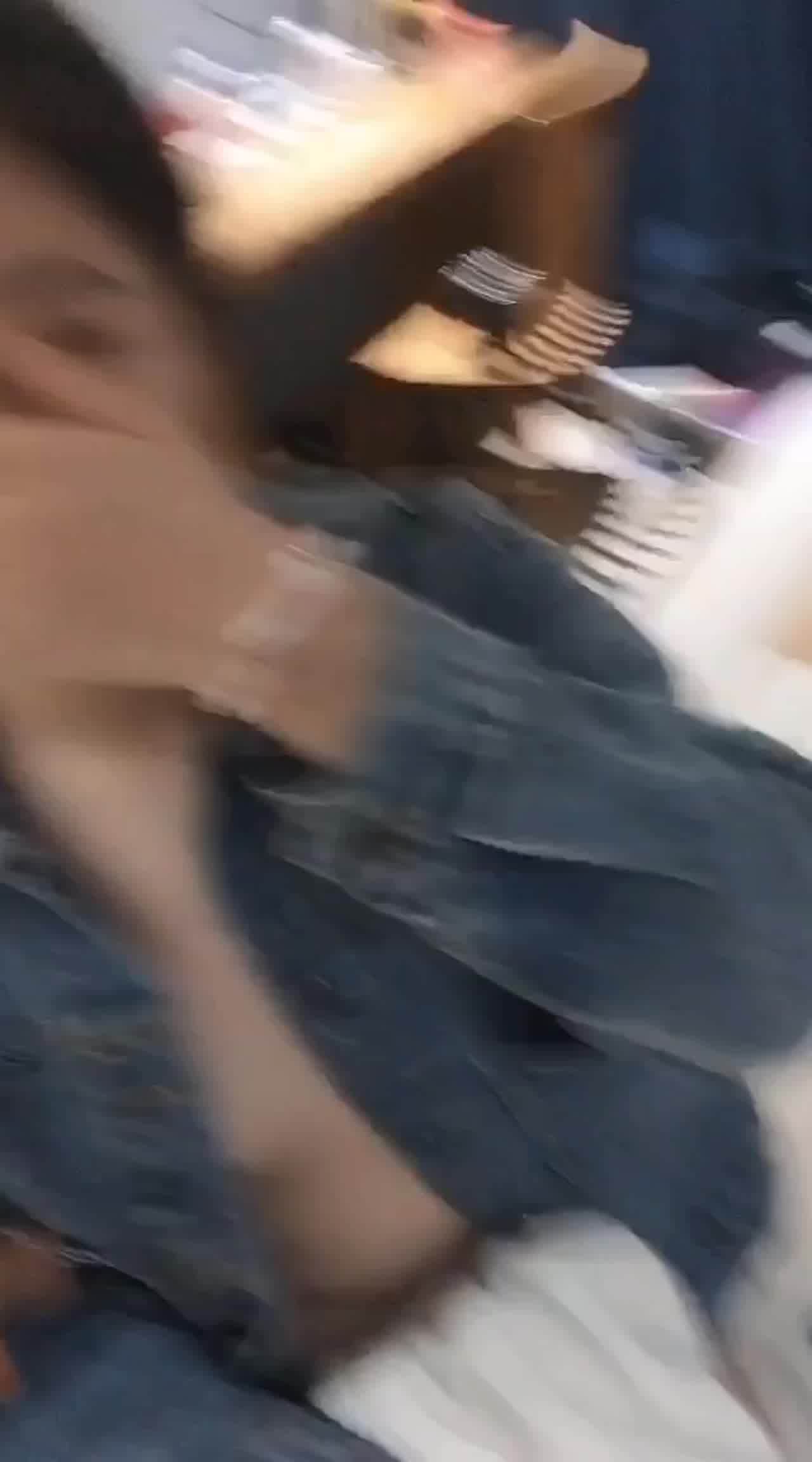  长得像景甜的美女被内入流出 的剧照8