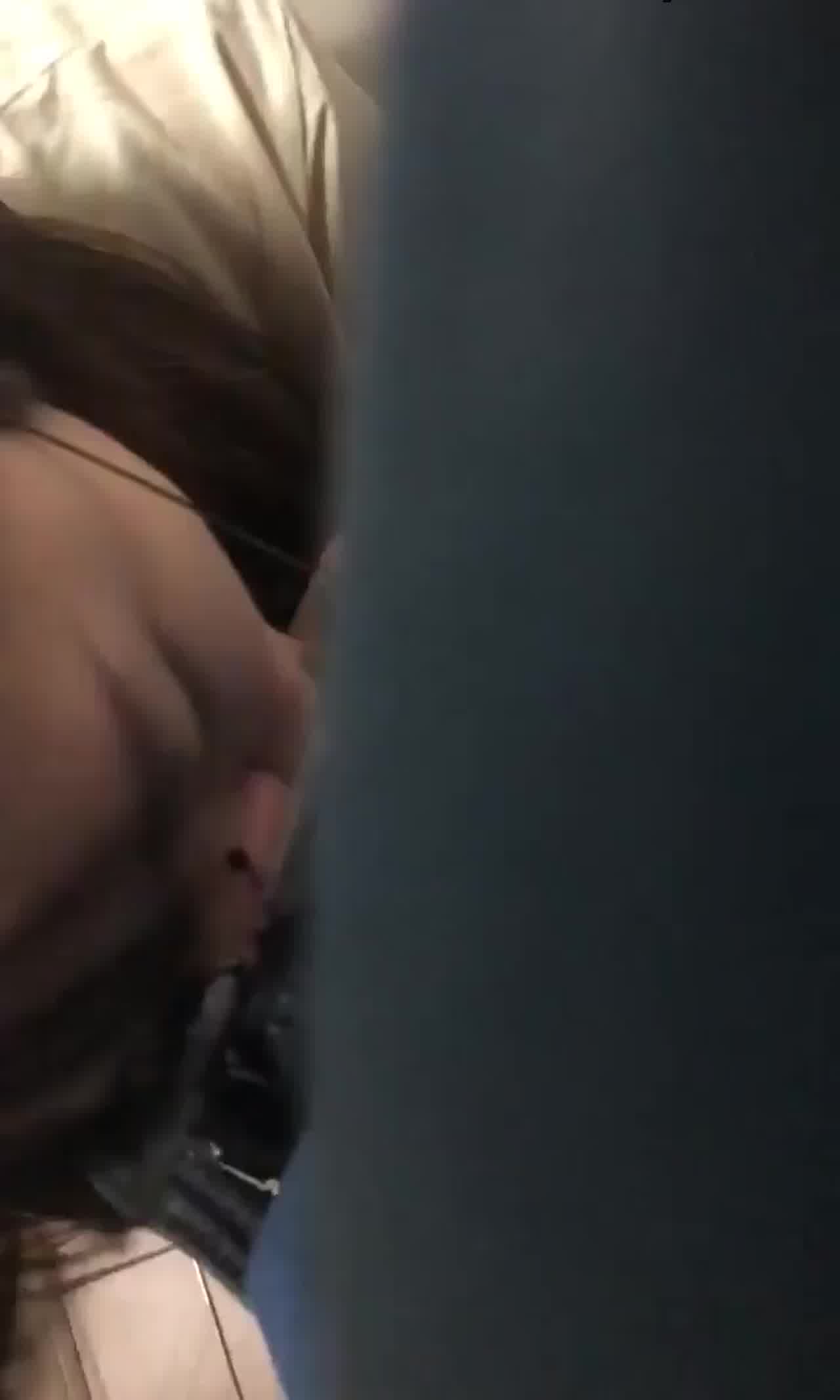  高中清纯眼镜妹口交 的剧照1