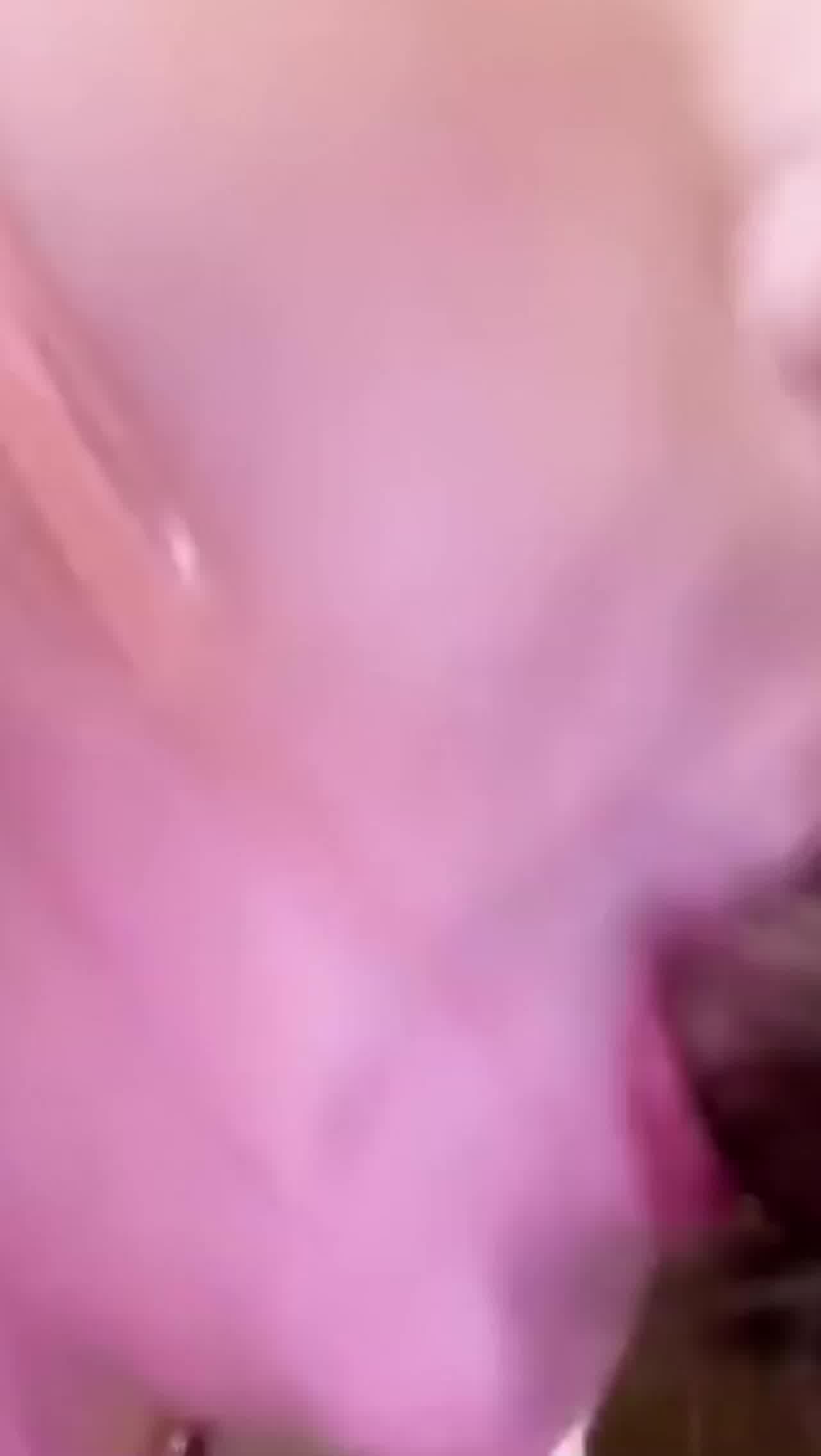  口爆粉色头发学生妹，裹的真好 的剧照4