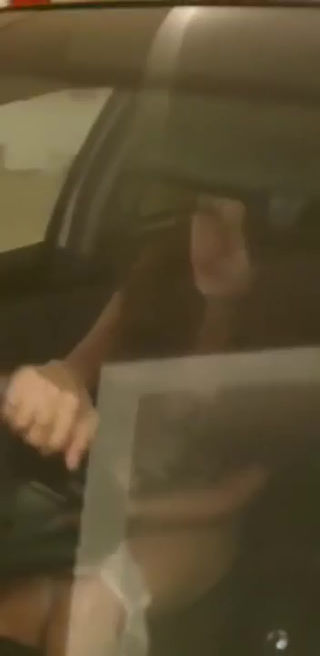  香港 运动型正妹停车场车震有妇之夫!被偷拍只好驾车逃逸!! 的剧照1