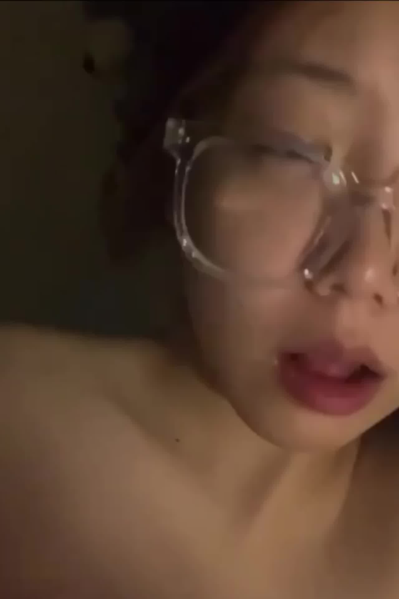  校花性爱流出被渣男搞 的剧照8