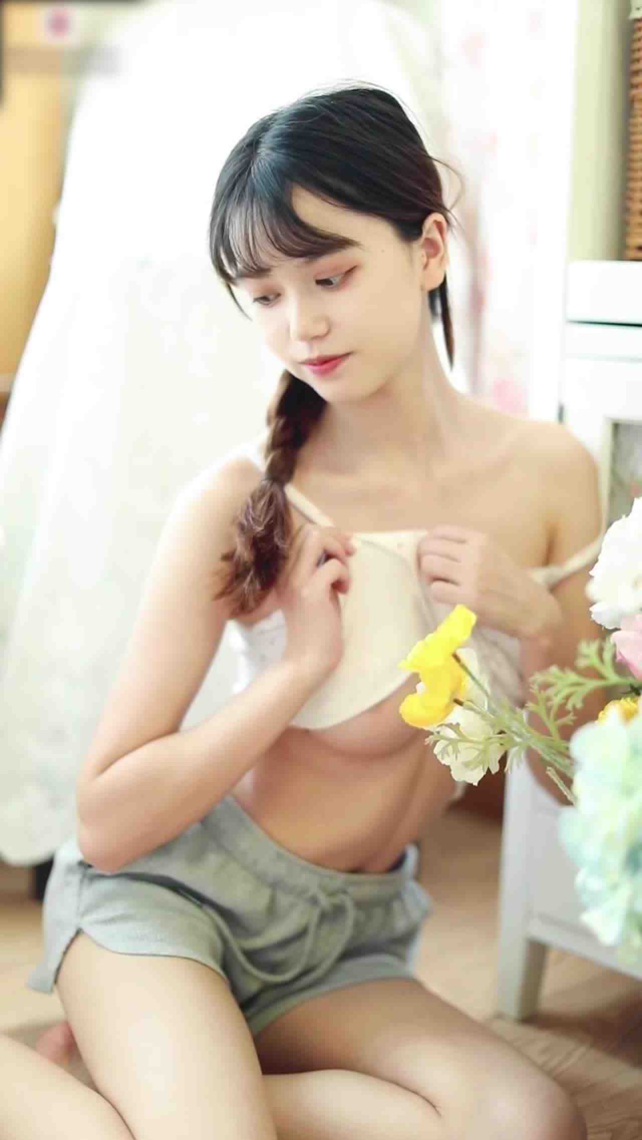  劳小白 清纯正妹高清写真 的剧照9