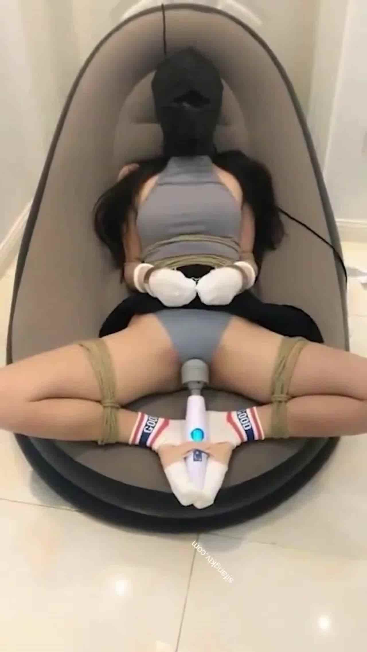  sm放置按摩棒犀利淫叫 的剧照5