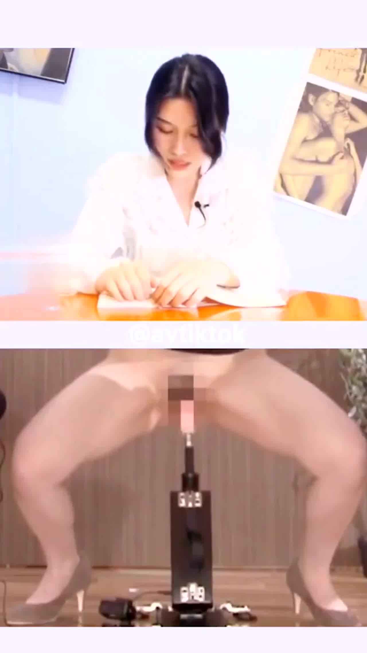  忍耐力挑战朗读文字发出呻吟！ 的剧照1