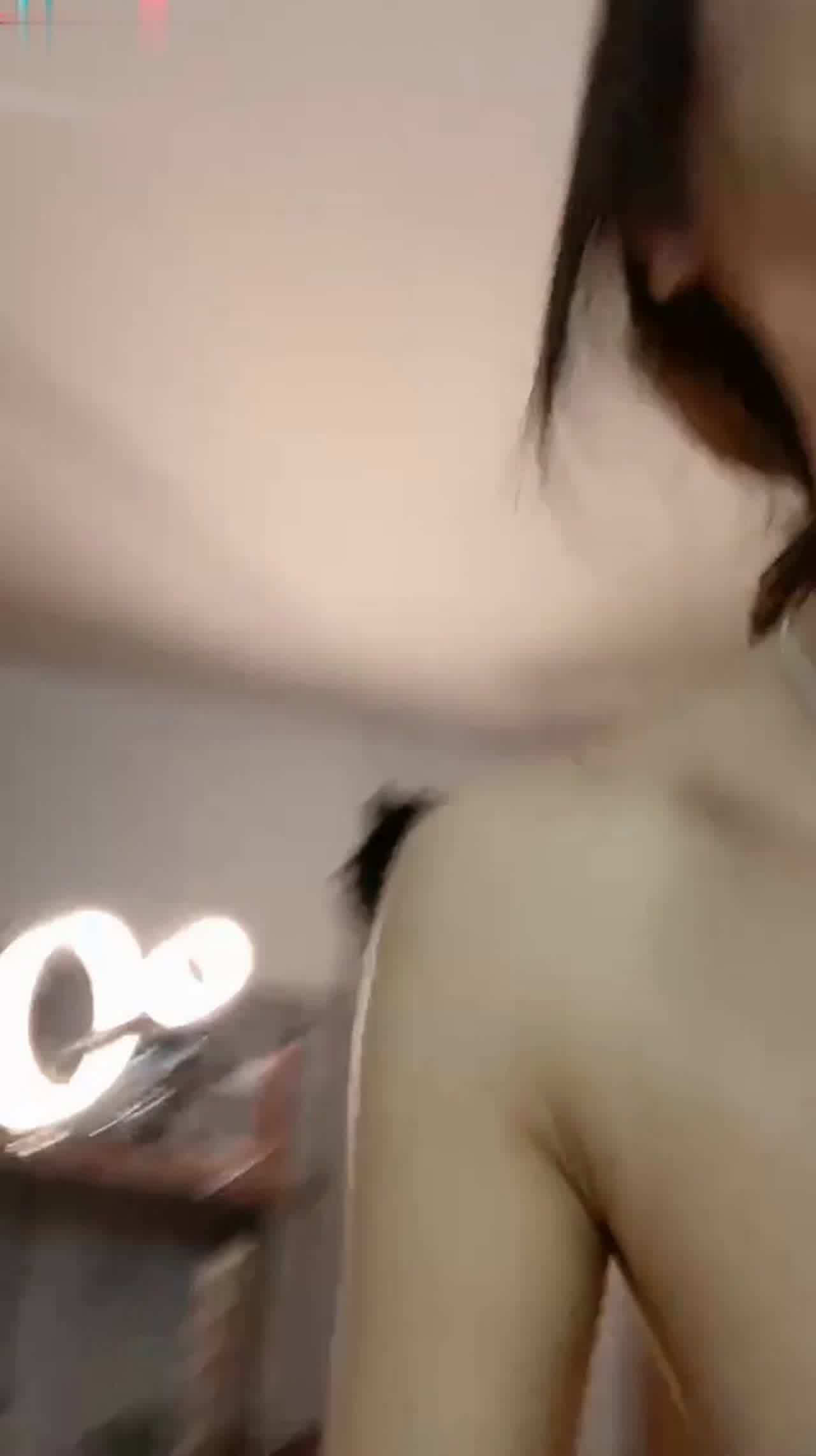  高颜值女神上位抽插，太美了 的剧照2